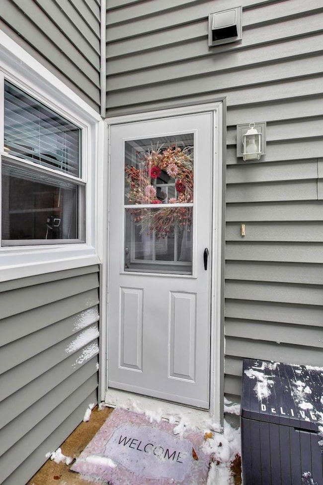 17298 W Maple Ln, Gurnee, IL 60031 - photo 4