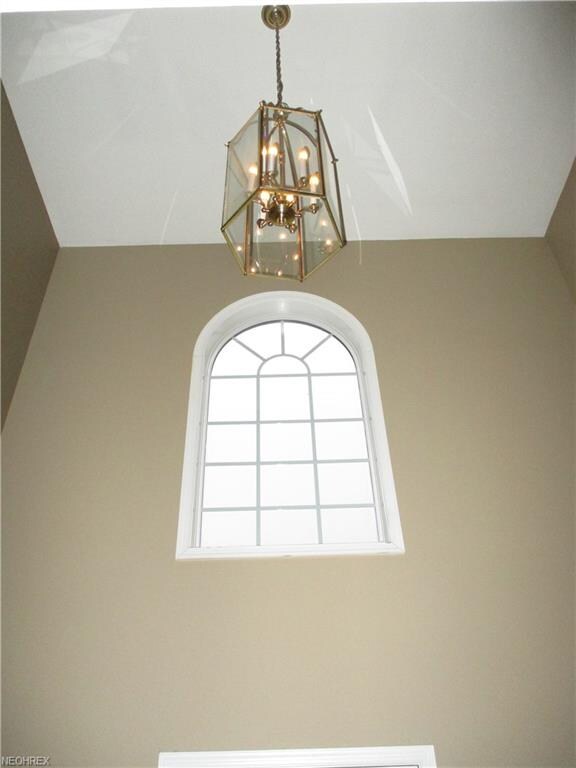 179 Cobblestone Ct, Berea, OH 44017 - photo 2