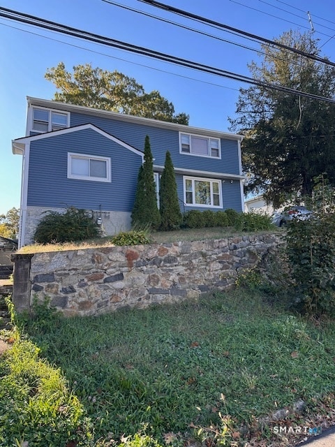 131 Ruth St unit 2nd Floor, Bridgeport, CT 06606 - photo 2