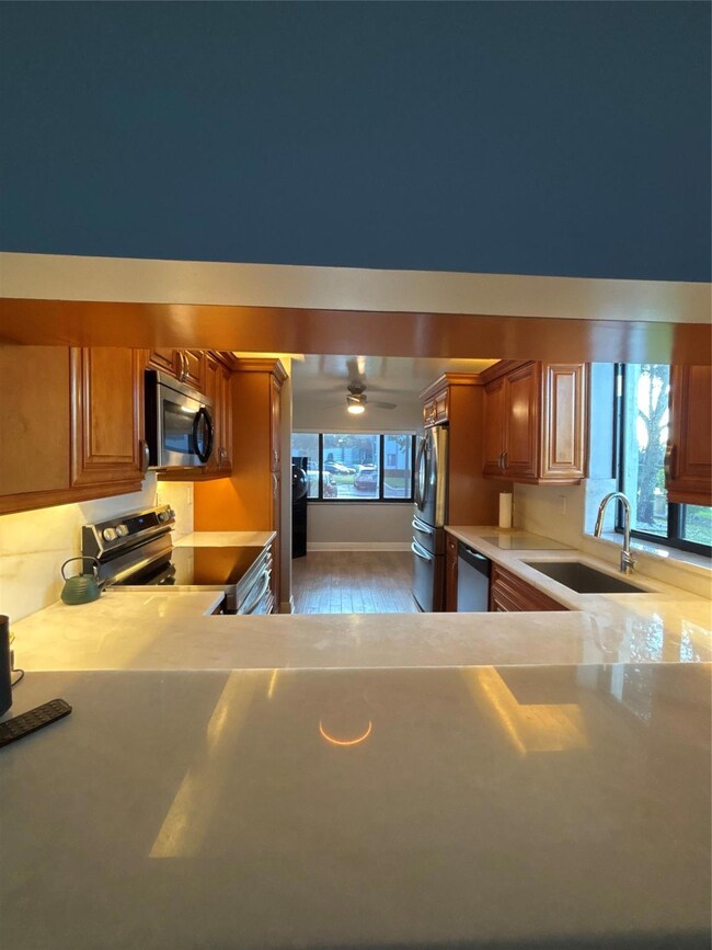 10724 W Clairmont Cir unit 101, Tamarac, FL 33321 - photo 6