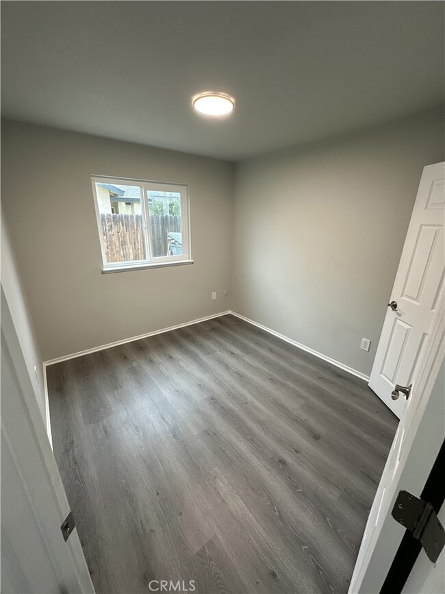 13746 Walker St, Armona, CA 93202 - photo 6