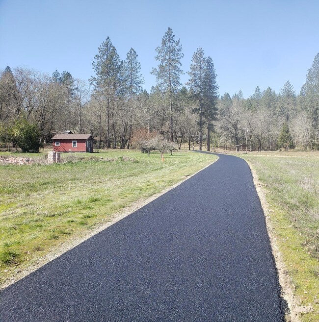 2144 Paved Driveway small file