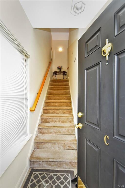 1785 Chateau Place unit C, Easton, PA 18045 - photo 3