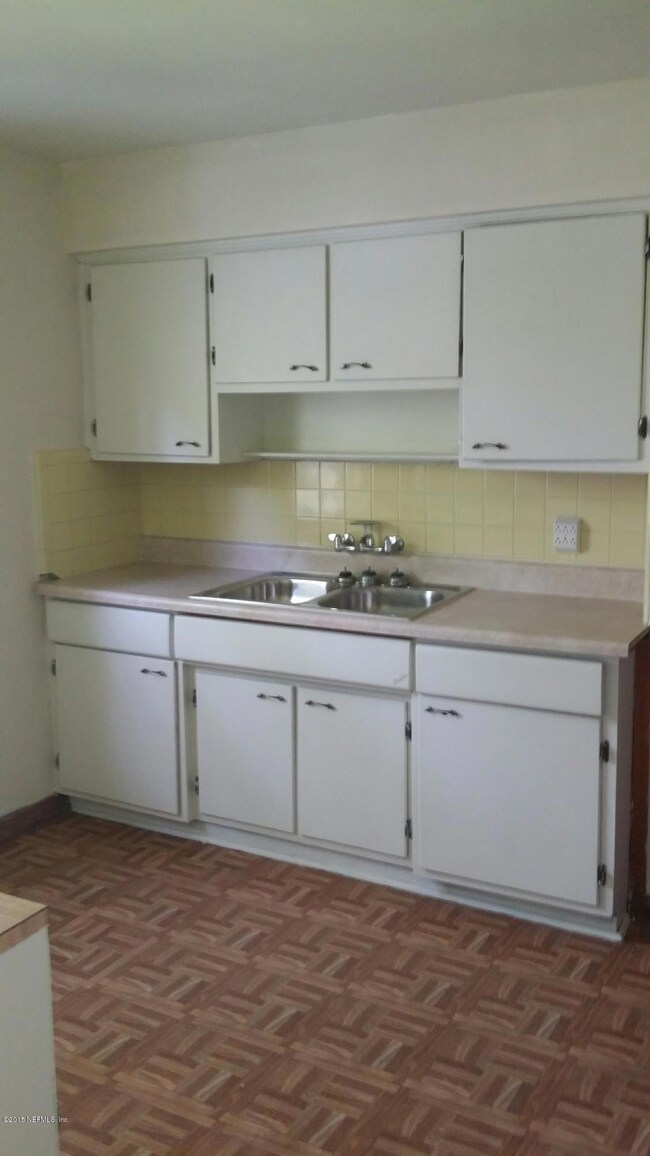 5204 Dugdale Rd, Jacksonville, FL 32210 - photo 2