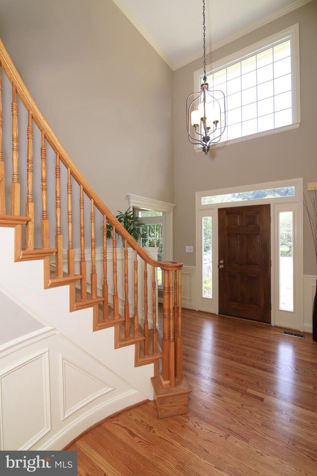 9689 Britford Dr, Burke, VA 22015 - photo 4