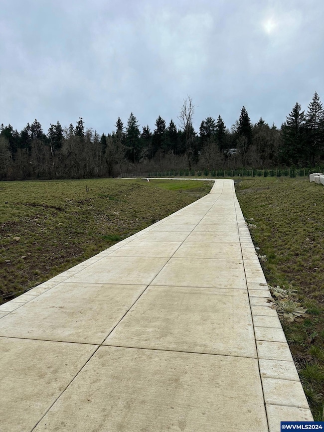 Paved path to Rickreall Creek