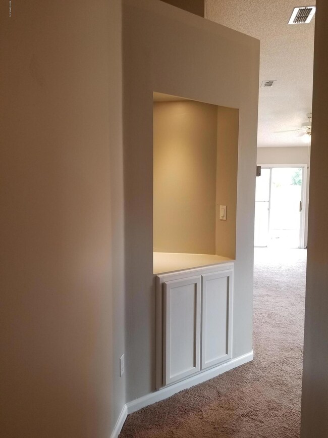 2421 Townsquare Dr, Jacksonville, FL 32216 - photo 4