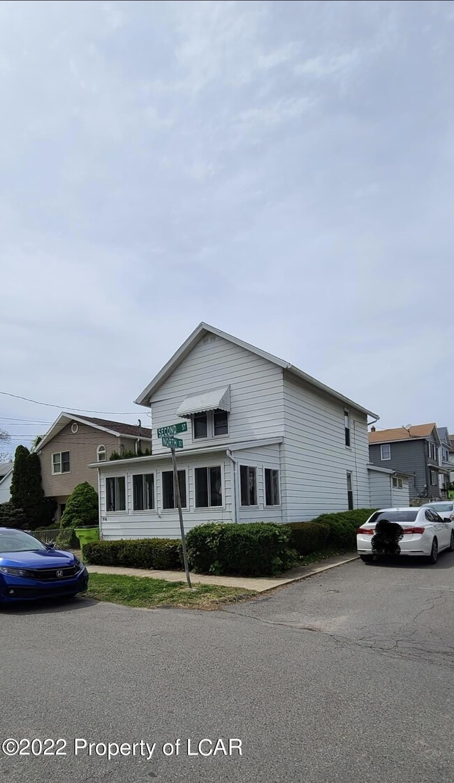 516 2nd St, West Pittston, PA 18643 - photo 3