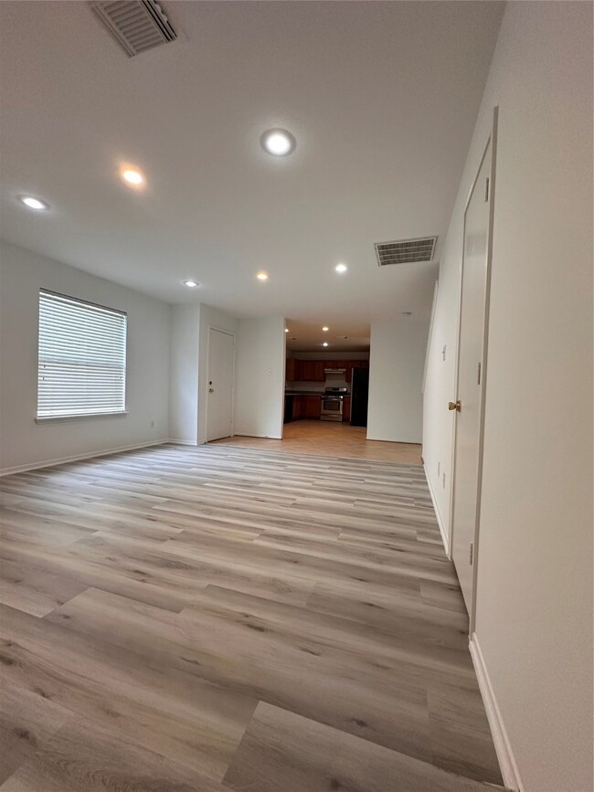 7930 Fall Glen Dr, Houston, TX 77040 - photo 6