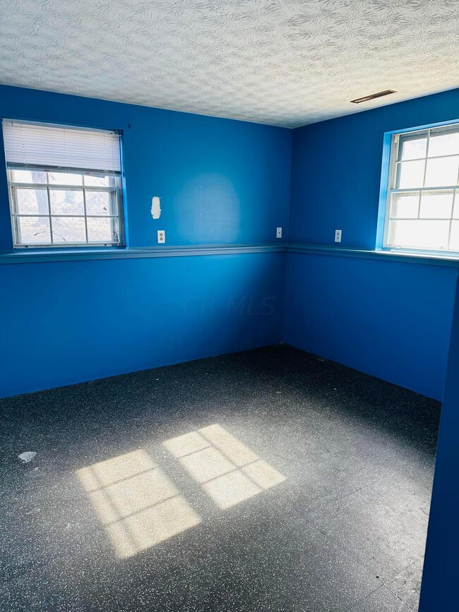 864 Breathitt Ave, Columbus, OH 43207 - photo 6