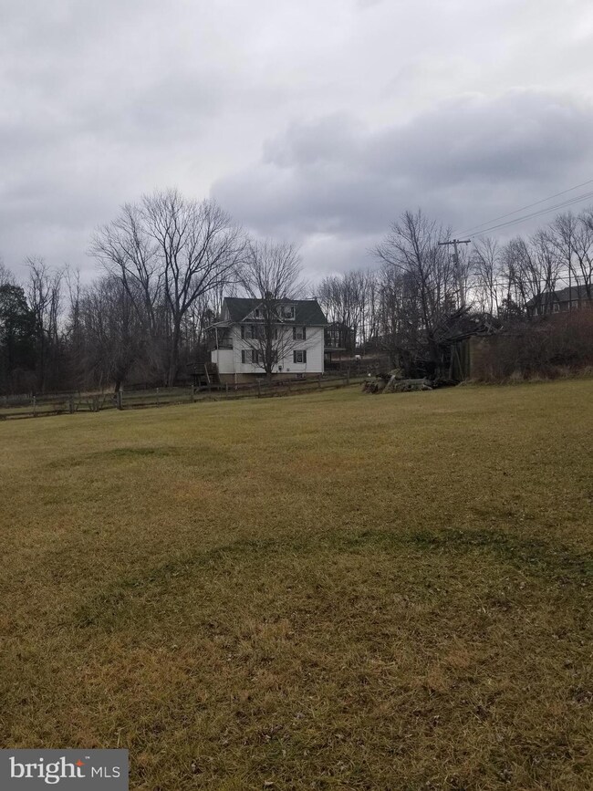 7324 Dogwood Rd, Windsor Mill, MD 21244 - photo 3