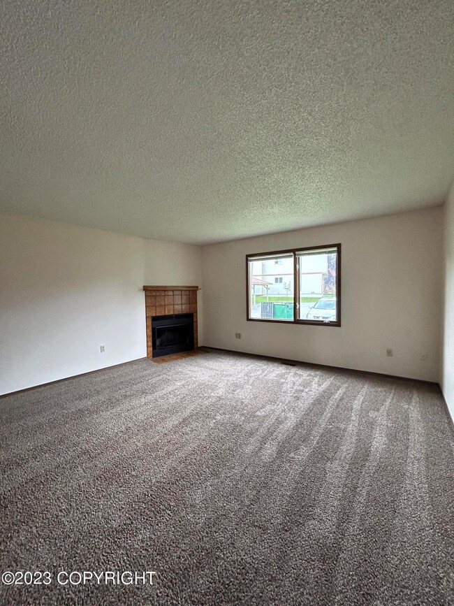 7420 Woburn Cir unit 2, Anchorage, AK 99502 - photo 2
