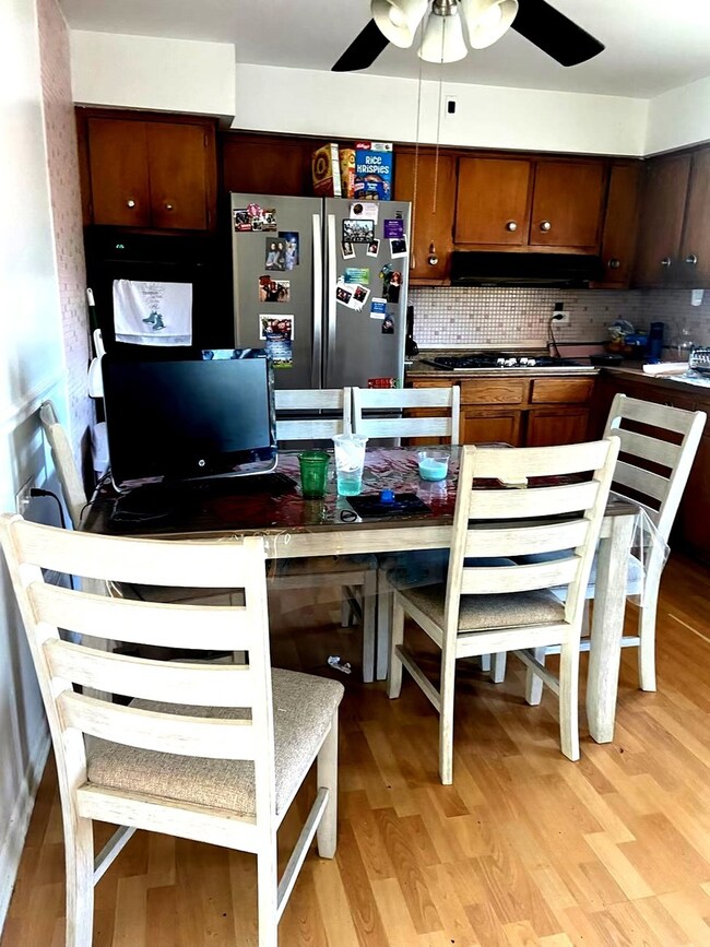 553 W Comstock Ave, Elmhurst, IL 60126 - photo 6