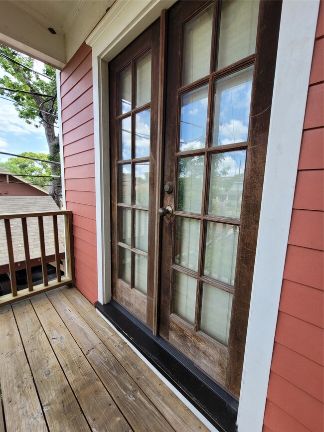 947 Redan St, Houston, TX 77009 - photo 4