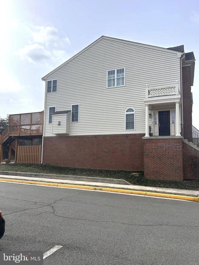 25560 Creekmore Terrace, Chantilly, VA 20152 - photo 3