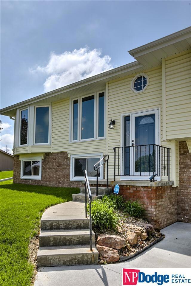 12665 Meredith Ave, Omaha, NE 68164 - photo 4