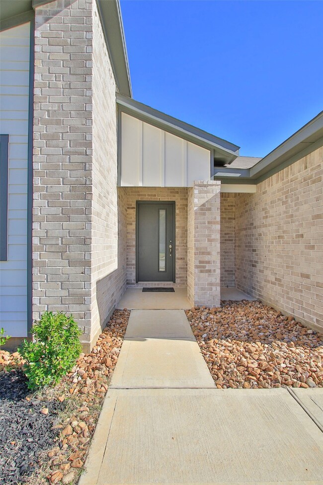 14246 Wonder Lake Ln, Shenandoah, TX 77384 - photo 5