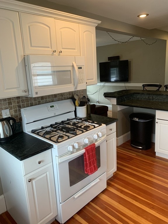 10 Hatch St unit 3, Boston, MA 02127 - photo 3