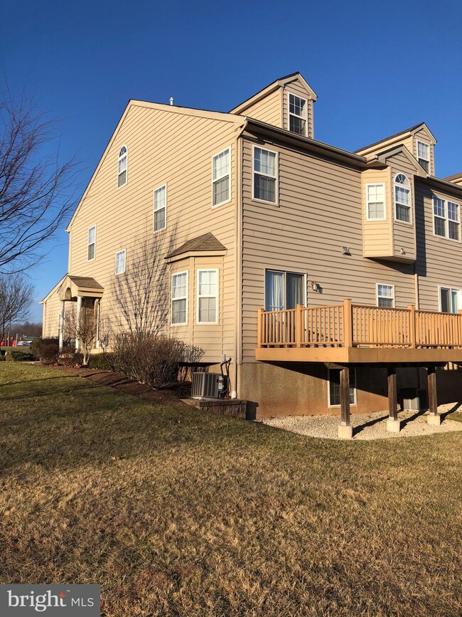 12 Arbor Cir, Colmar, PA 18915 - photo 2
