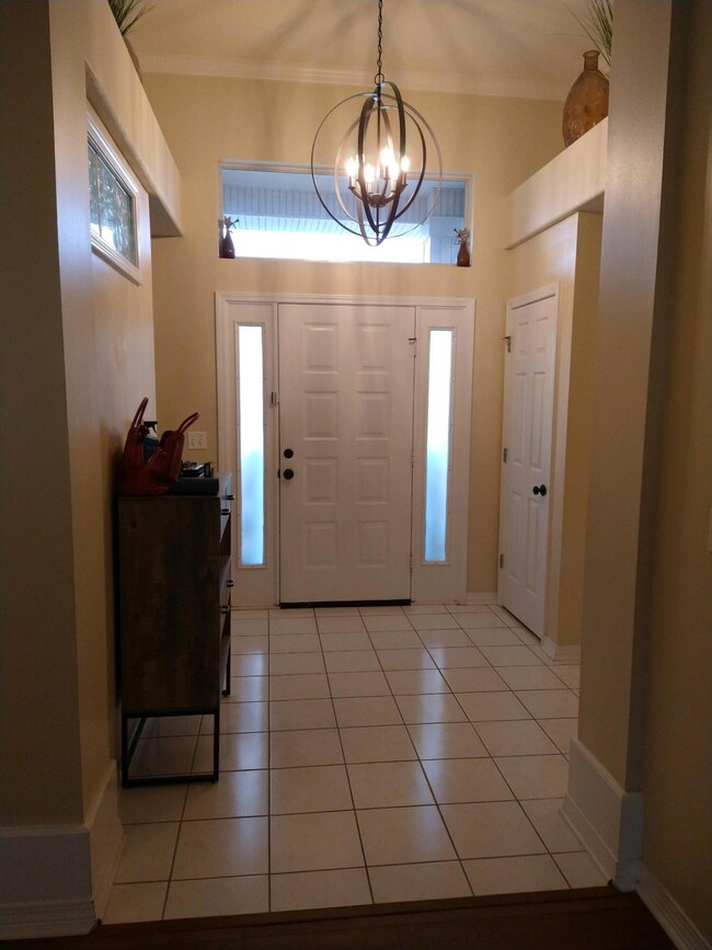 Shalimar Pointe Foyer