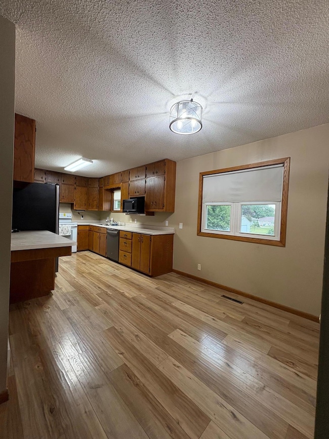 1520 N Elm St, Fairmont, MN 56031 - photo 6
