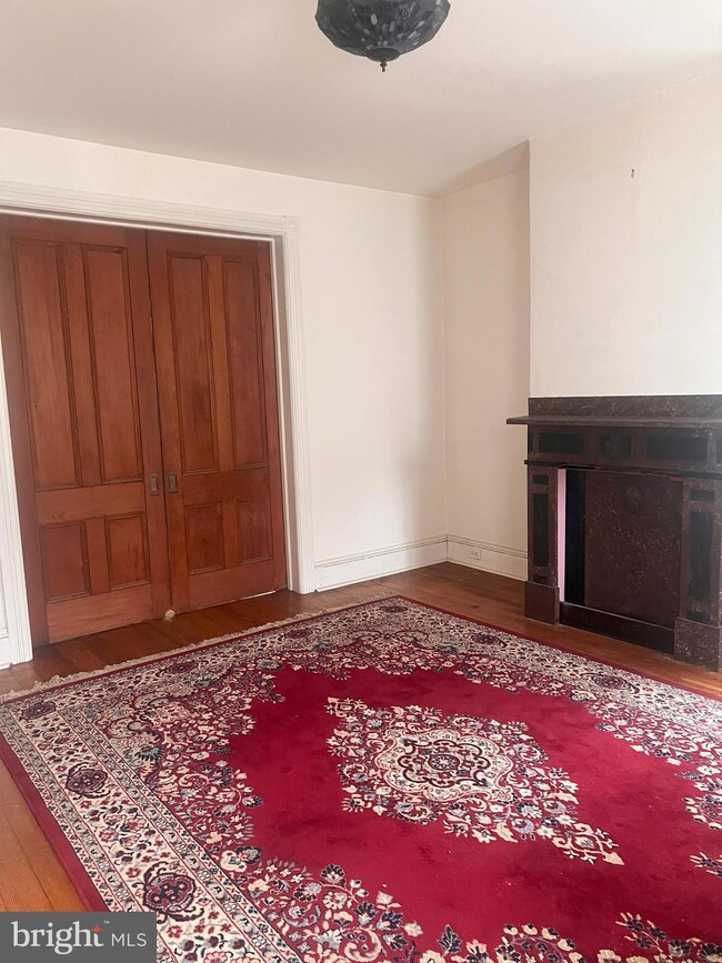 243 Mercer St, Hightstown, NJ 08520 - photo 3