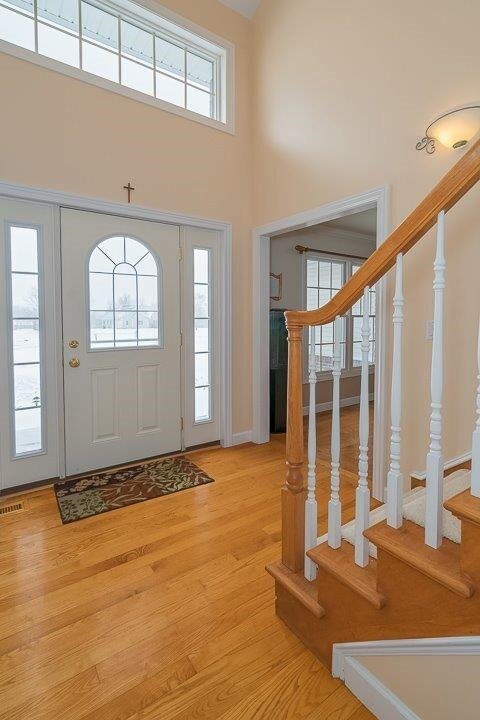 Spacious, open entry