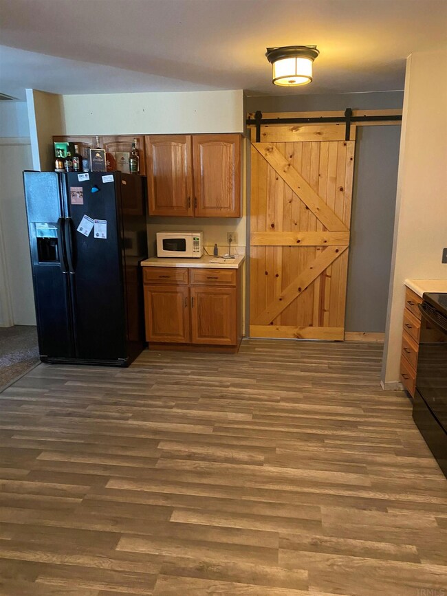 909 A St SE, Linton, IN 47441 - photo 6