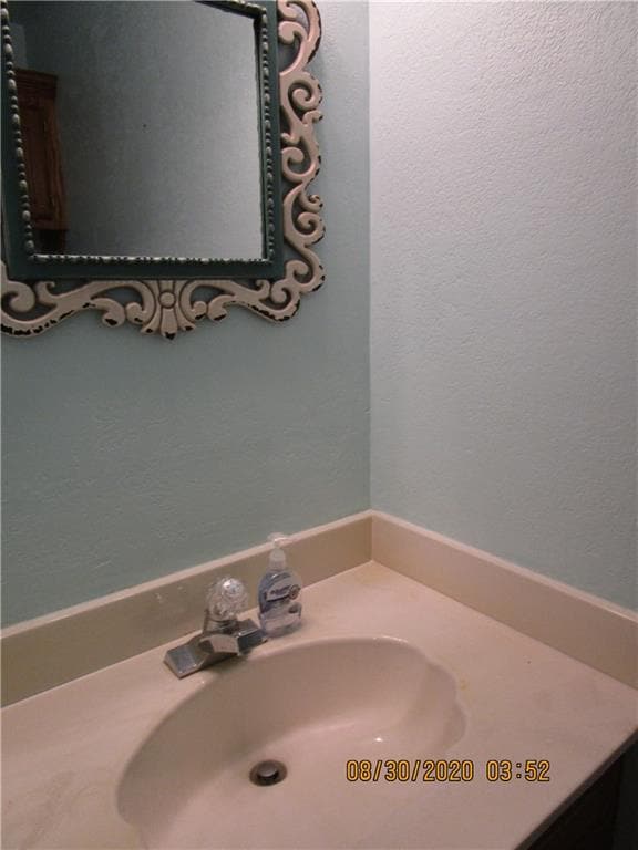 2628 E Hills Dr, Moore, OK 73160 - photo 5