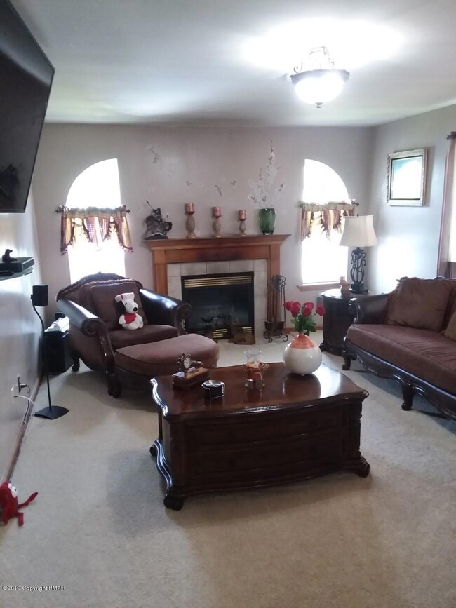 357 Orchard View Dr, Effort, PA 18330 - photo 3