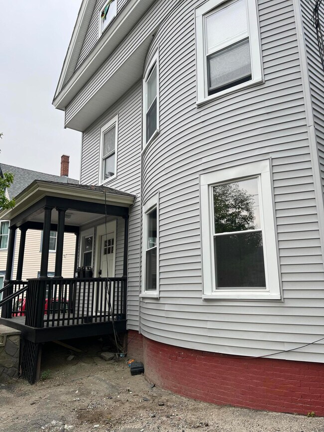 32 Howe