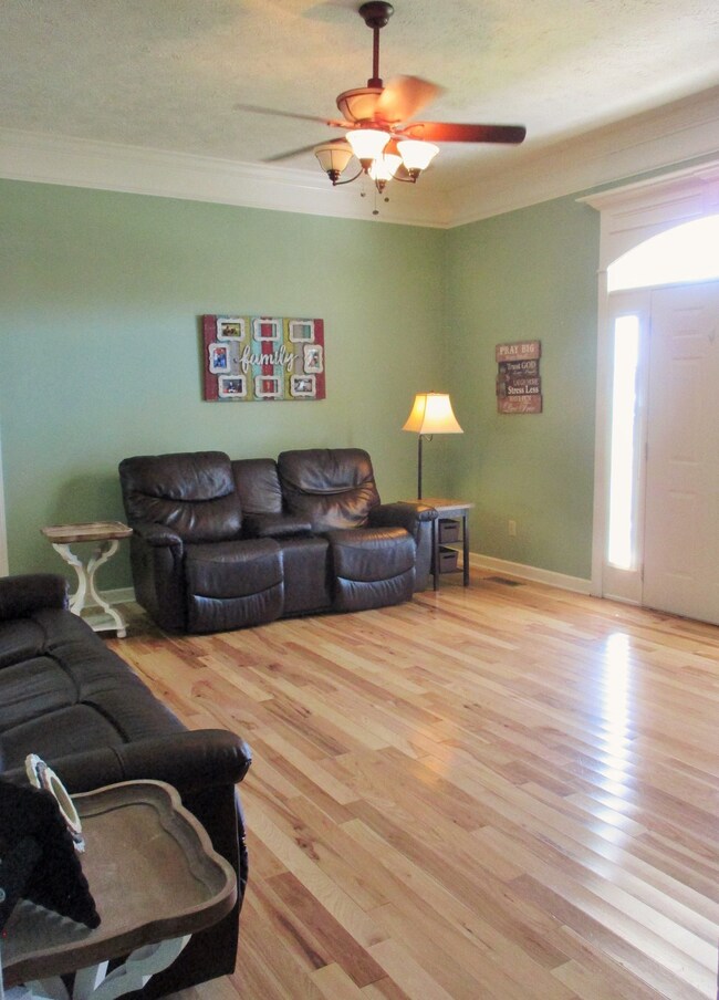 Simplistic, yet attractive living area