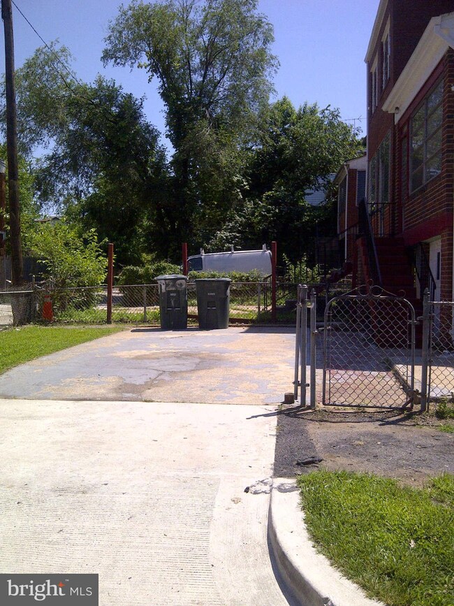 120 53rd St SE, Washington, DC 20019 - photo 4