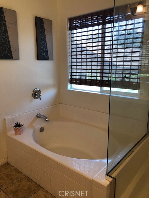 13731 Barbara Ln, Sylmar, CA 91342 - photo 2