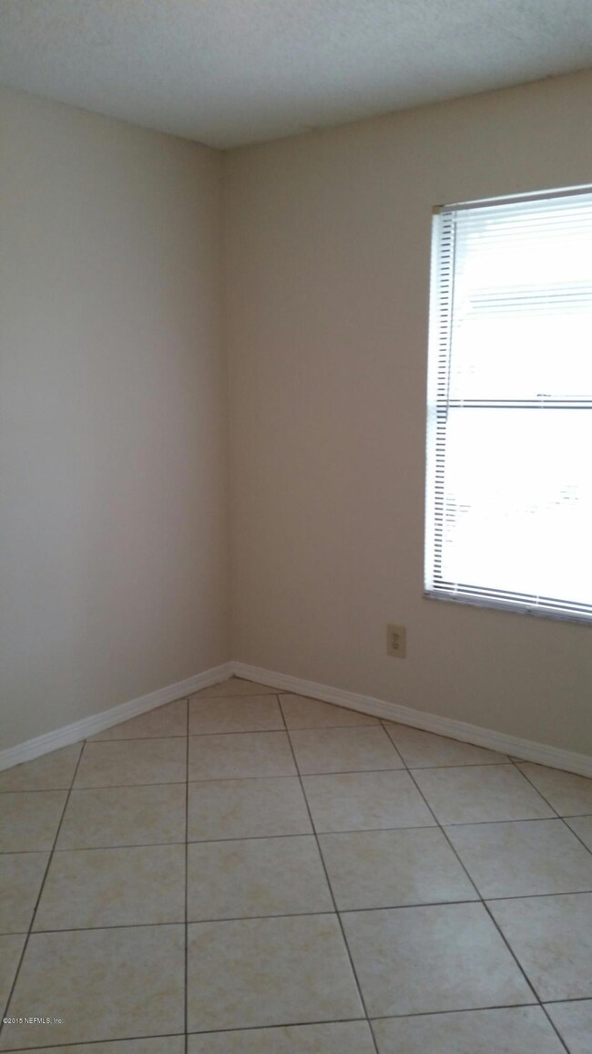 5135 Indian Lakes Ct unit 4, Jacksonville, FL 32210 - photo 3