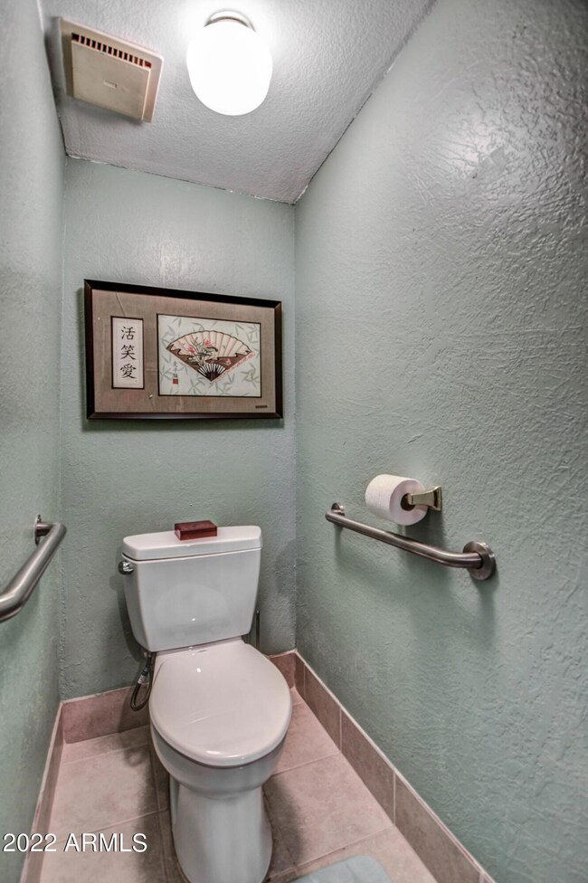 owner suite toilet
