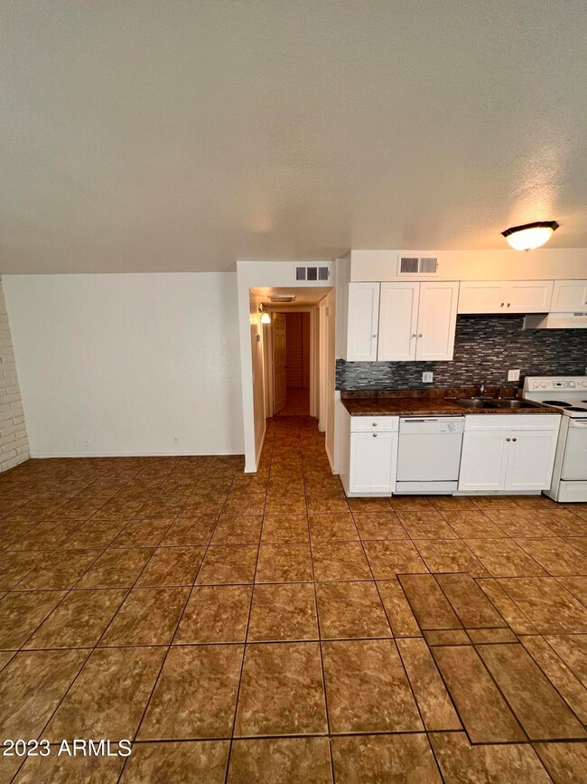 2333 W Glenrosa Ave unit 107, Phoenix, AZ 85015 - photo 4