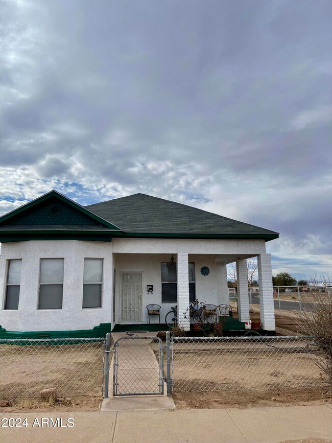 1542 N F Ave, Douglas, AZ 85607 - photo 2