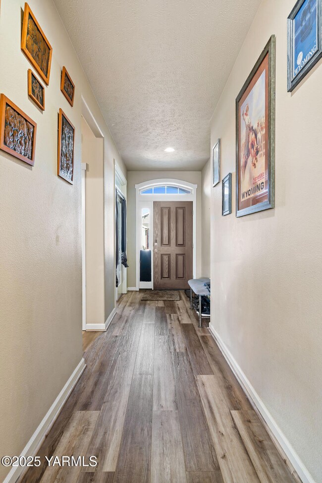 906CrystalAve-4