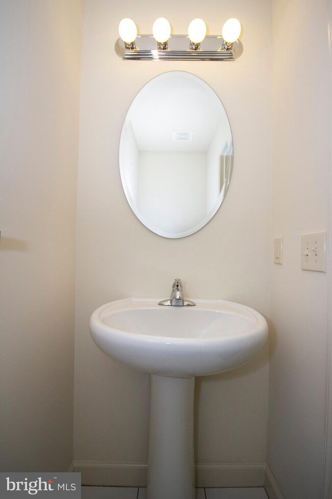 1015 Wampler Rd, Middle River, MD 21220 - photo 7