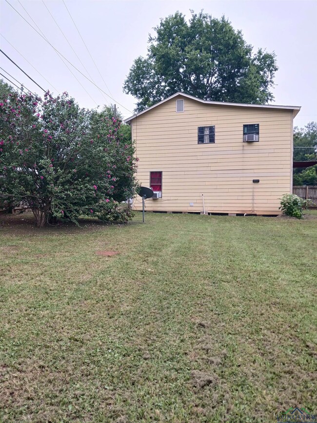 1105 N 7th St, Longview, TX 75601 - photo 4