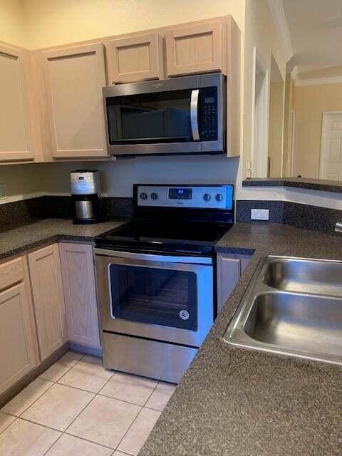 3083 Laurel Ridge Cir, Riviera Beach, FL 33404 - photo 7