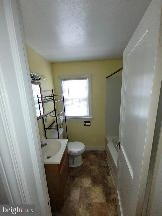 331 S Washington St unit A, Berkeley Springs, WV 25411 - photo 7