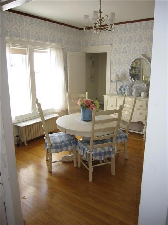 Walk into the Dining Room directly...