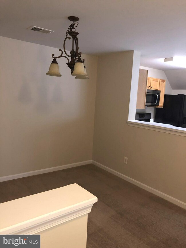 1061 Gardenview Loop unit 302, Woodbridge, VA 22191 - photo 3