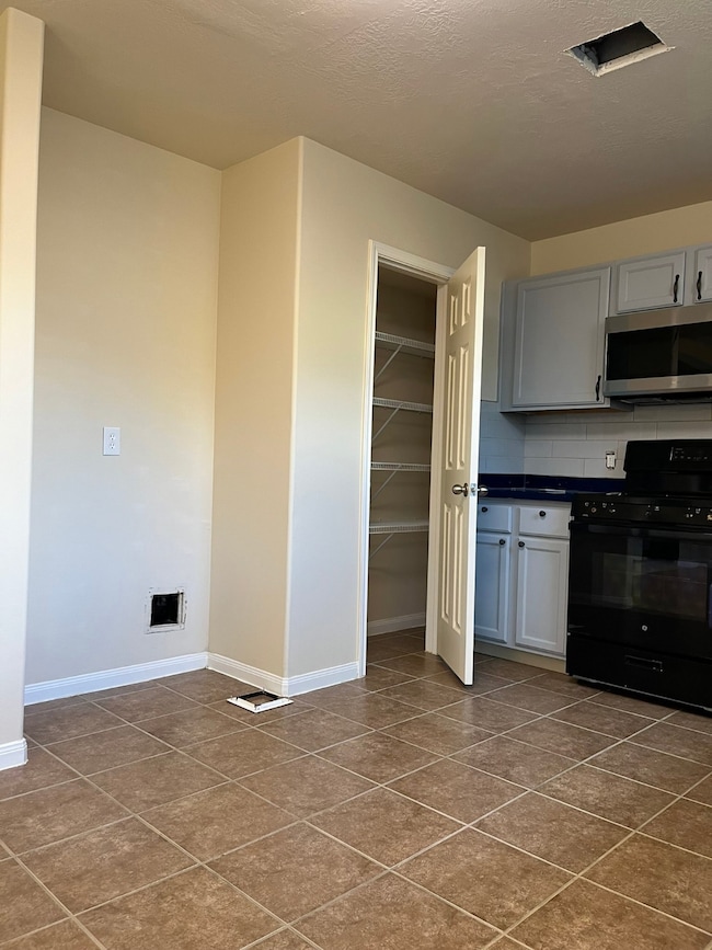 21650 Falvelsunset Ct, Spring, TX 77388 - photo 6