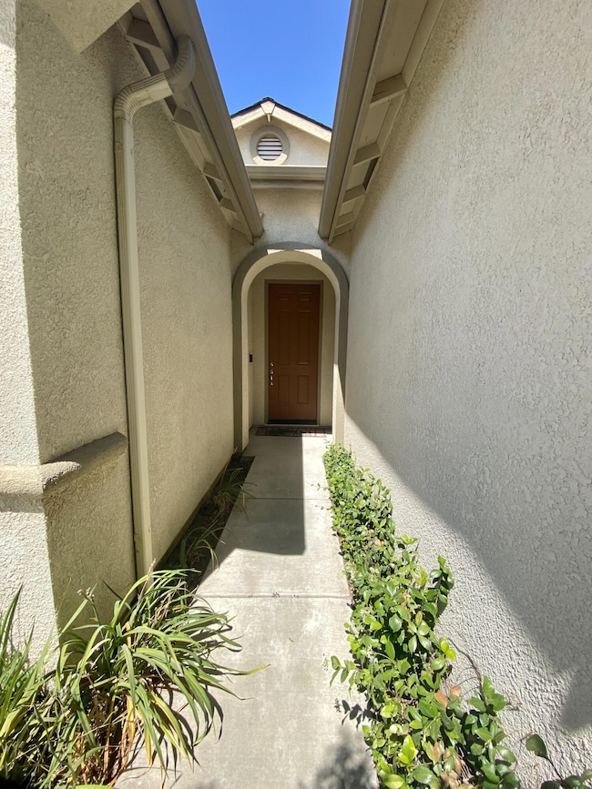 CD0A1C3A-3339-422F-A855-44BD19FF2283_1_2