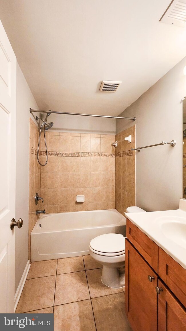 1204 Hull St, Baltimore, MD 21230 - photo 4