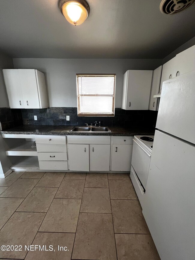 6710 Watoma St, Jacksonville, FL 32210 - photo 4