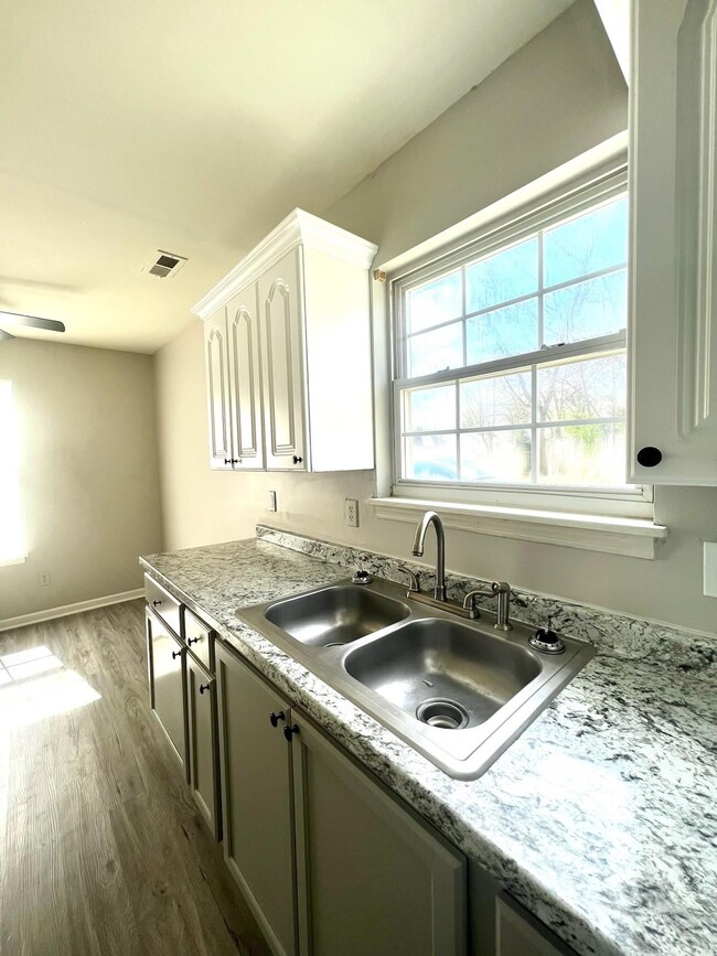 612 Transit Ave, Columbia, TN 38401 - photo 5